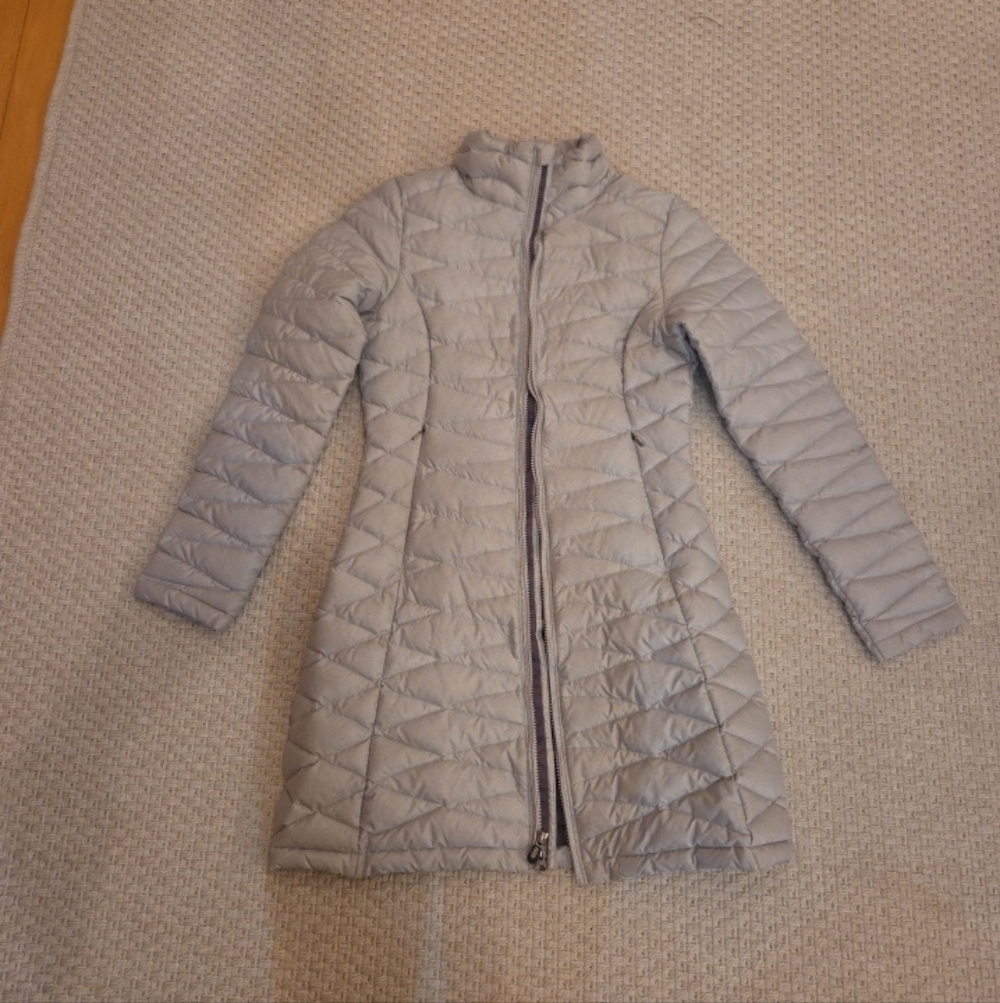 Patagonia Women's Light Gray Quilted Puffer Coat